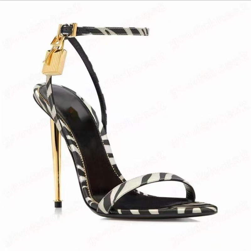 Buckle Strap Solid Color Key L - Casual Sandal Leather recension och pris